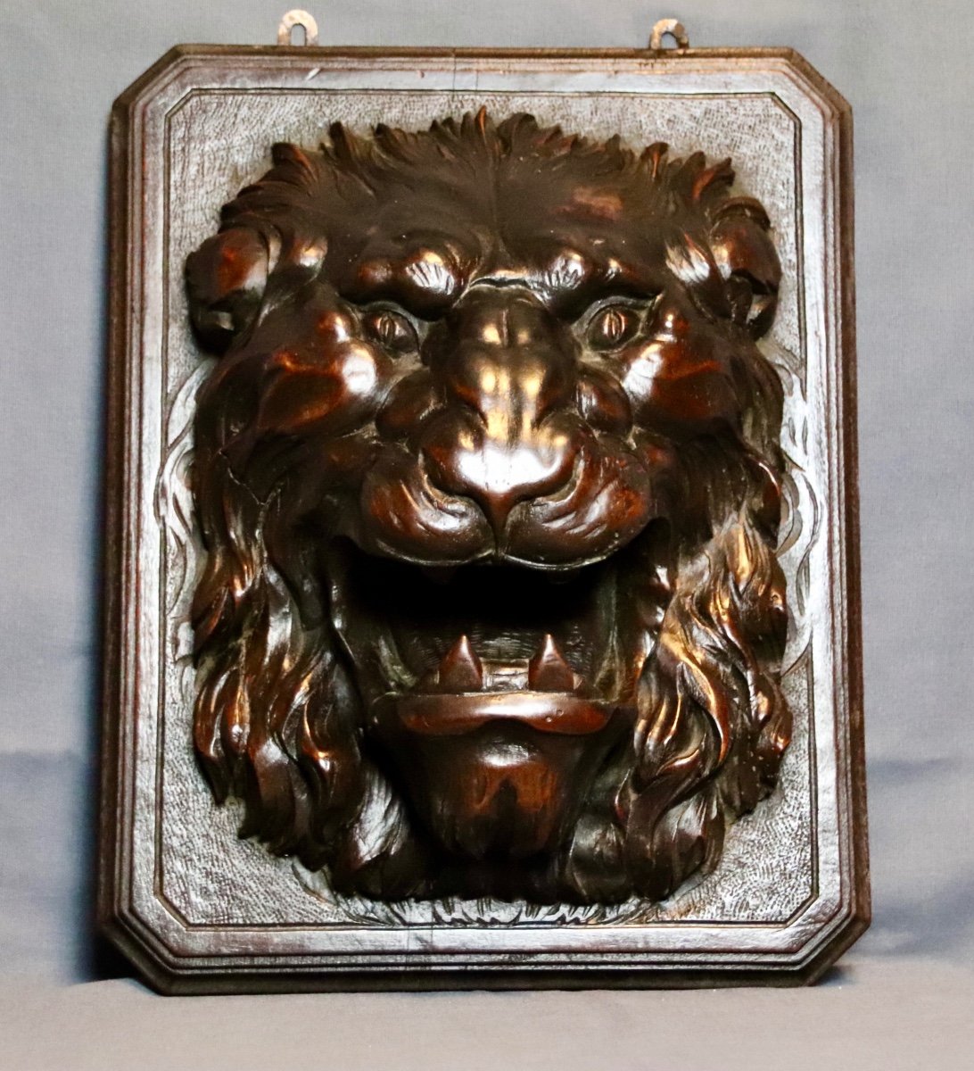 19th Century Walnut Lion Head Sculpture -photo-6