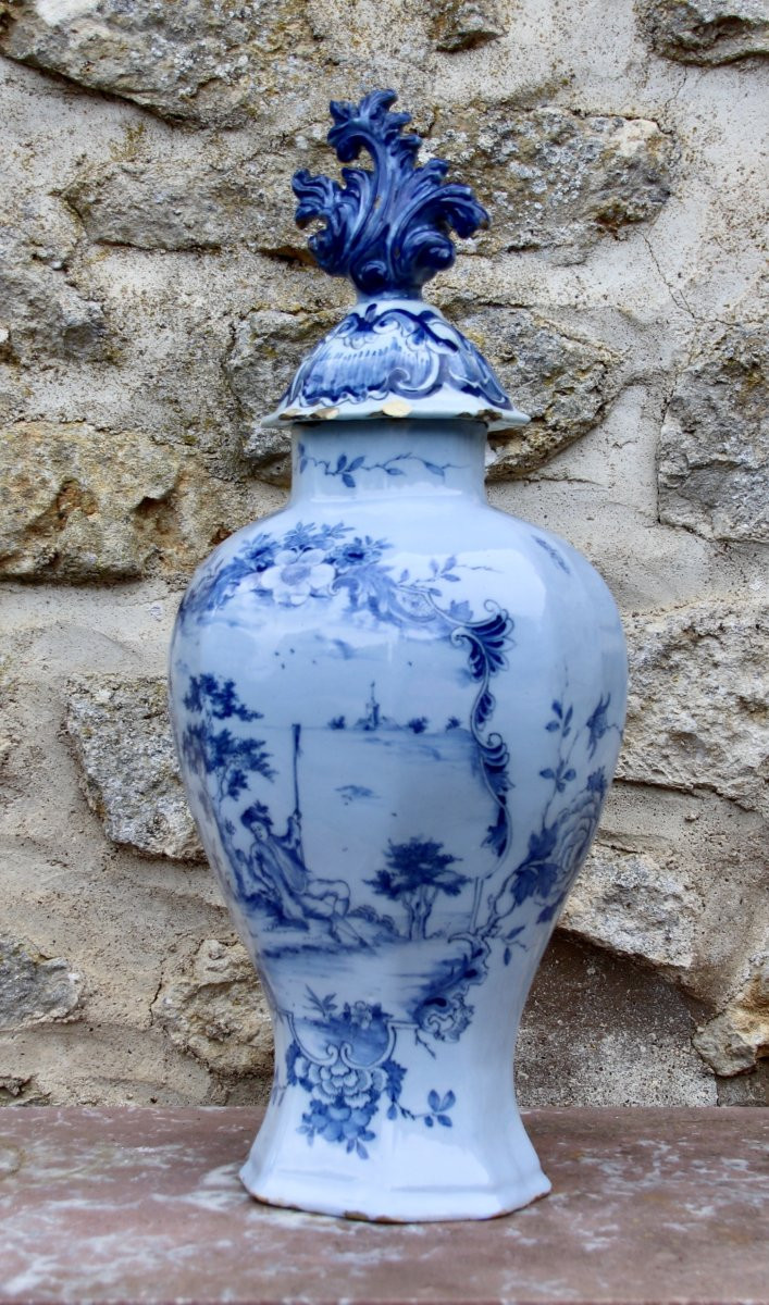 Covered Pot Vase In Delft Earthenware From The 18th Century -photo-2