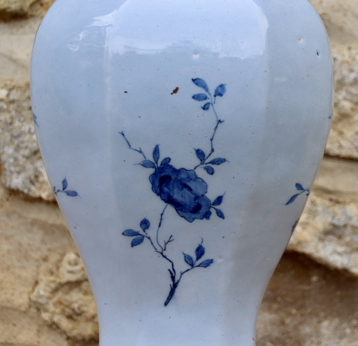 Covered Pot Vase In Delft Earthenware From The 18th Century -photo-3