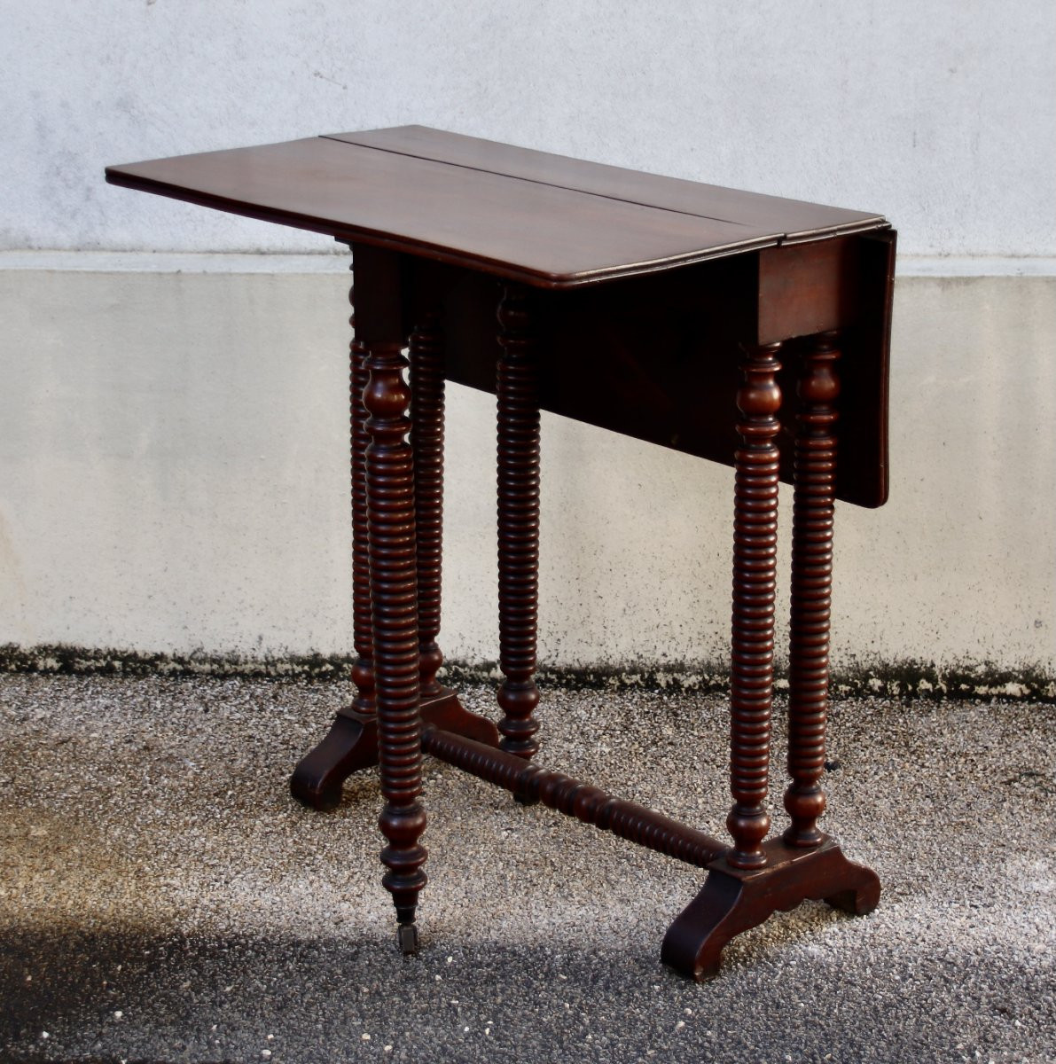 19th Century Mahogany Drop-leaf Table-photo-3