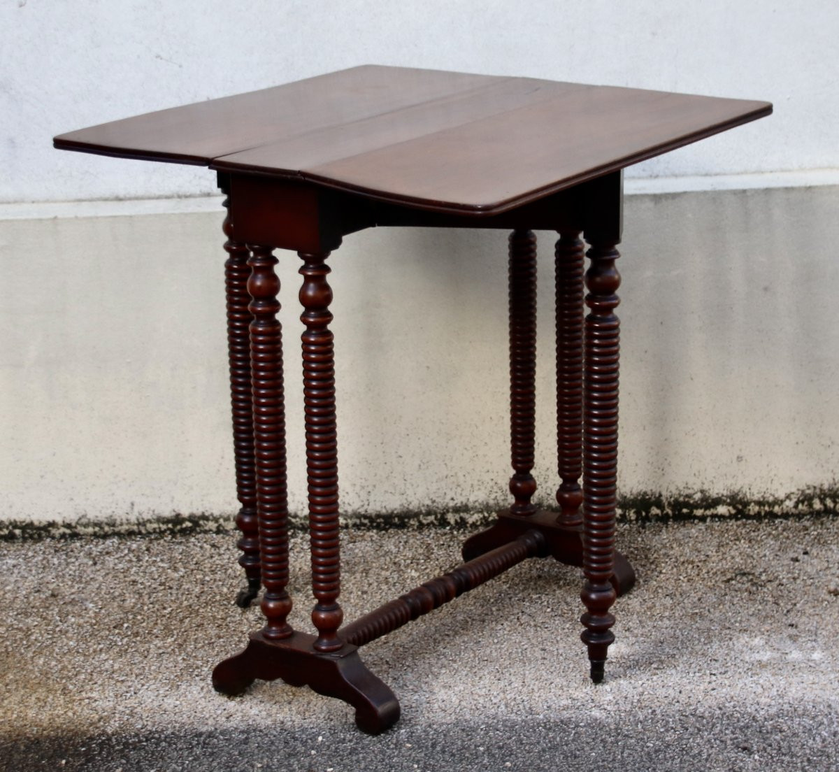 19th Century Mahogany Drop-leaf Table-photo-1