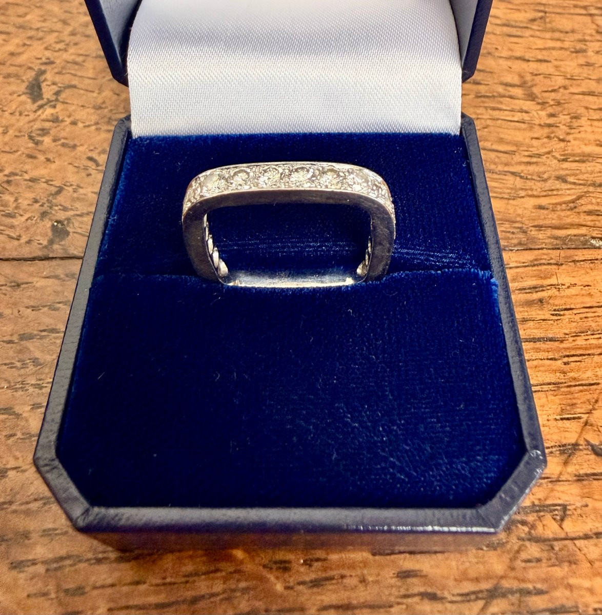 bague alliance carré en or gris et diamants -photo-4