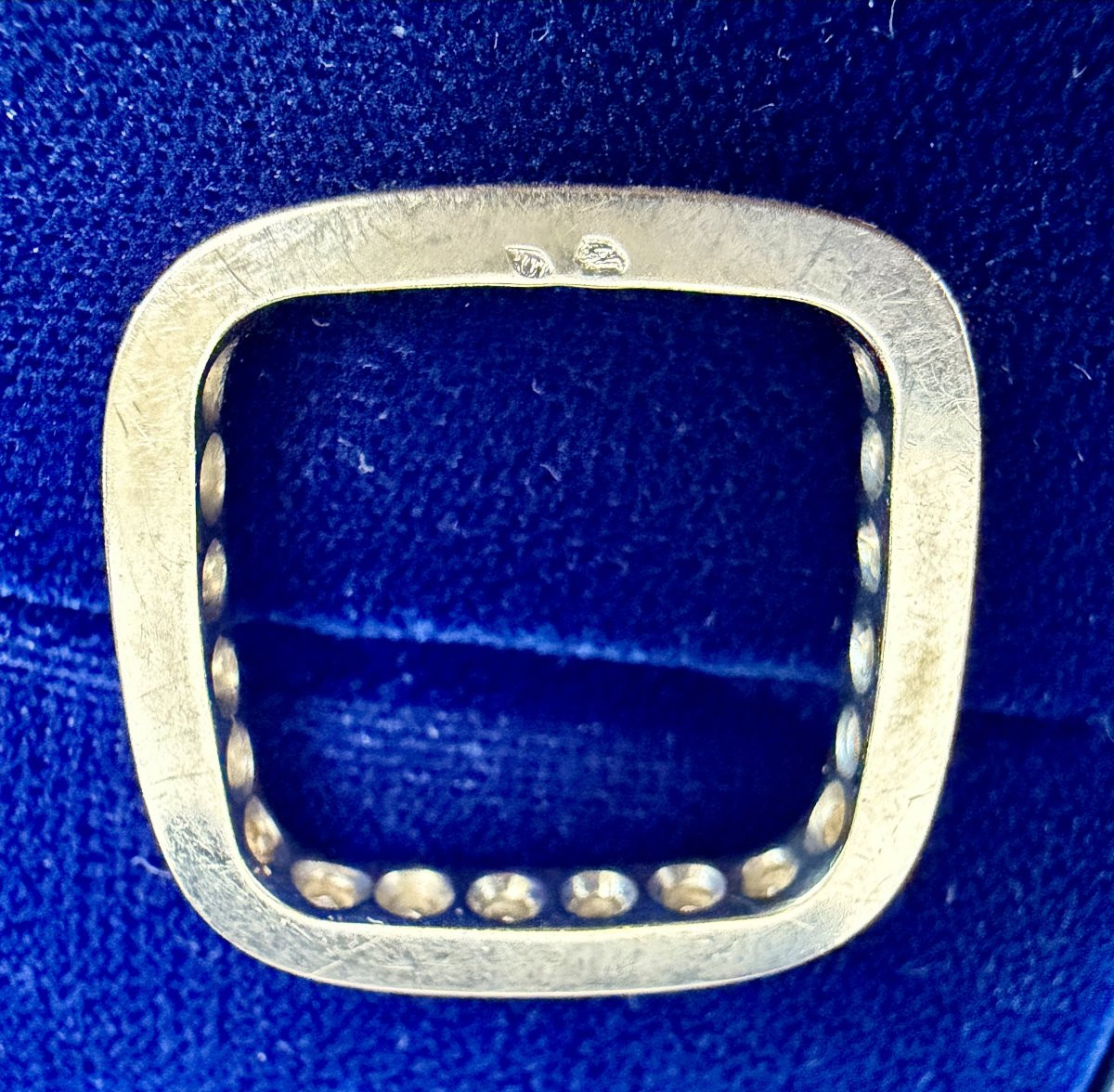 bague alliance carré en or gris et diamants -photo-7