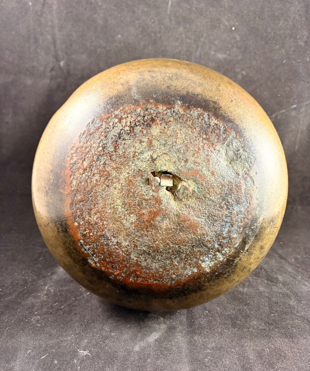 Early 17th Century Bronze Cauldron -photo-8