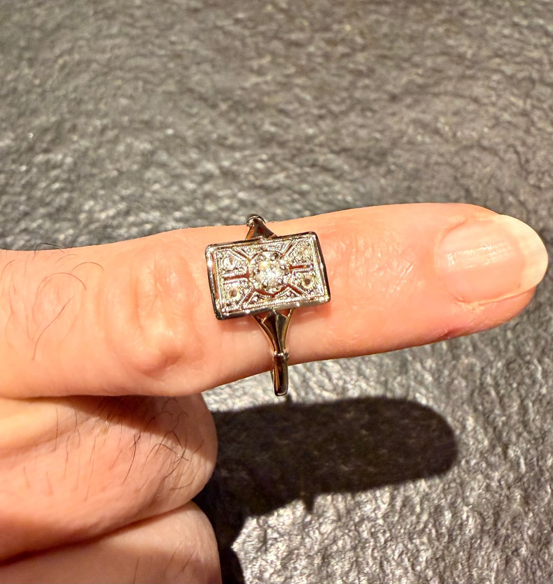 bague or jaune et platine chaton orné d'un diamant -photo-2