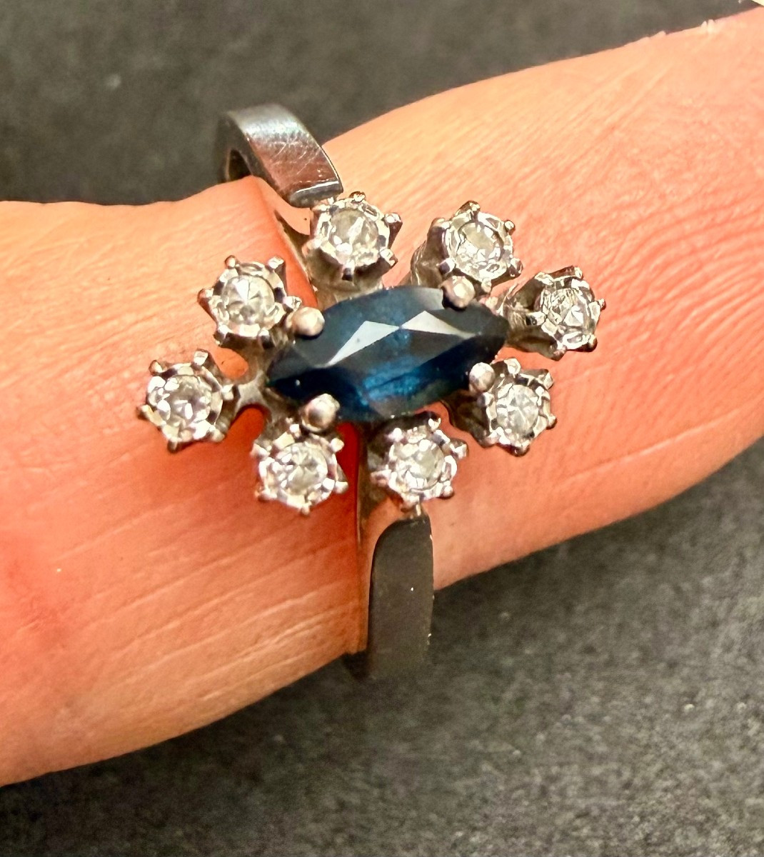 bague en or blanc saphir et diamants 