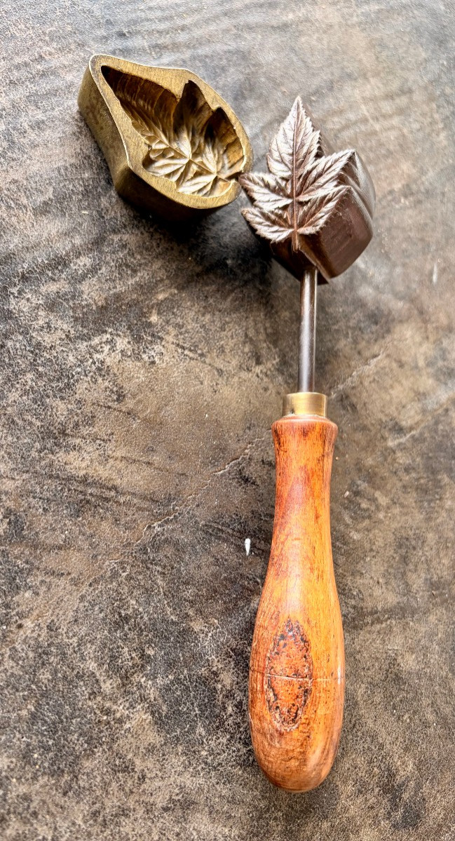 fer à gaufrer XIXème en bronze 