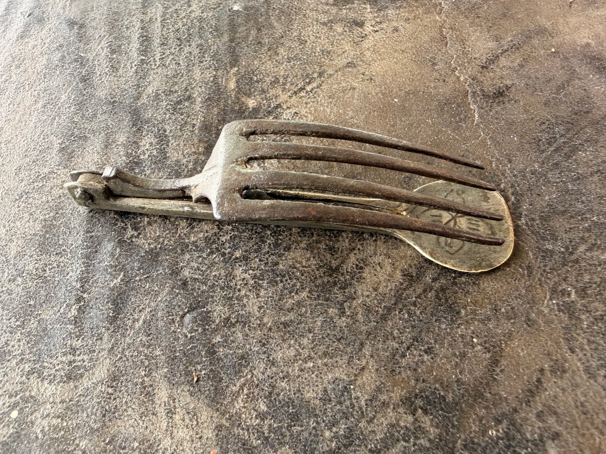 17th Century Folding Fork-photo-3