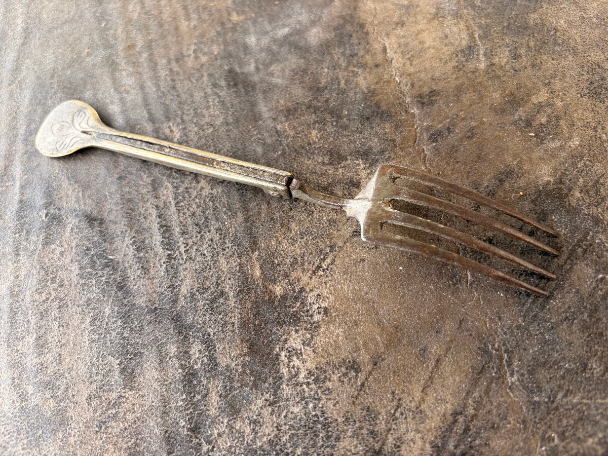 17th Century Folding Fork-photo-2