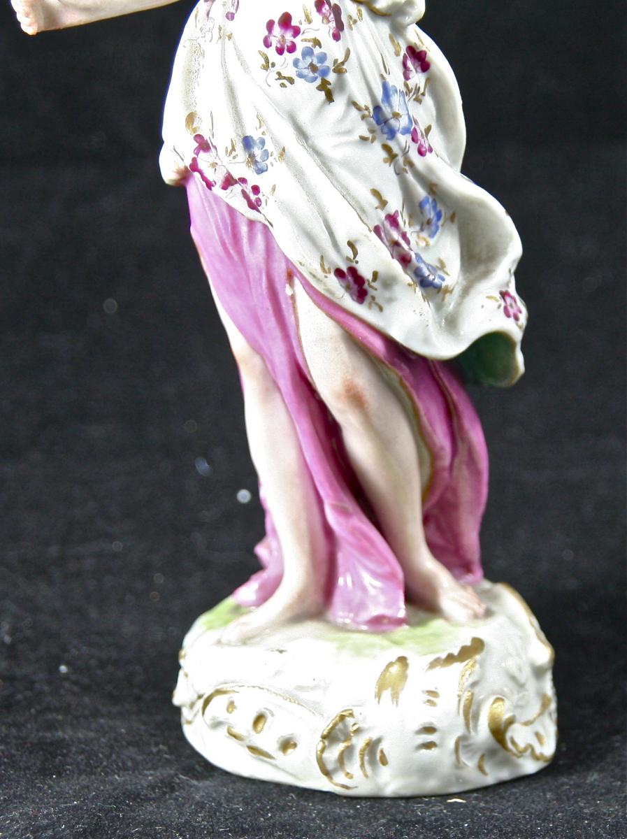 "young Woman At La Colombe" Porcelain Saxony XIX-photo-4