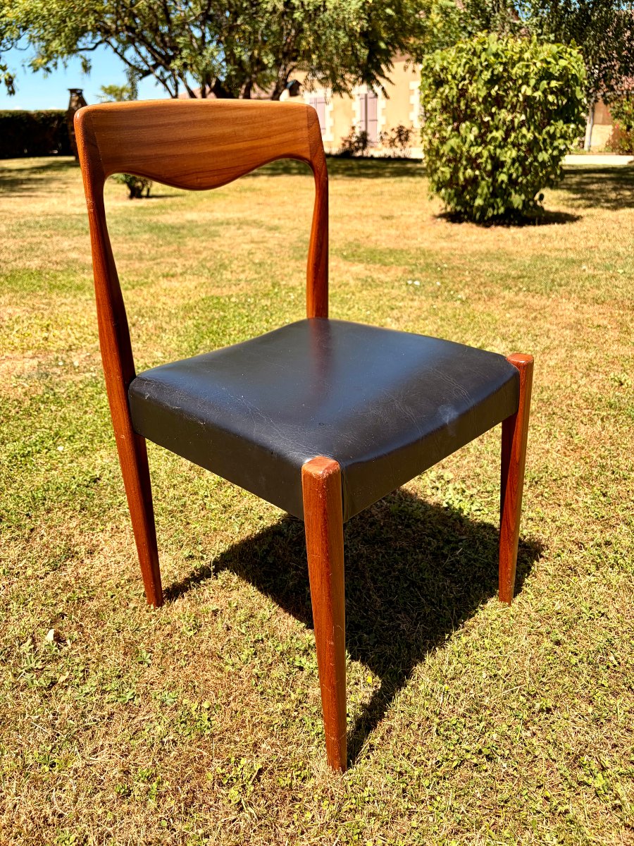 suite de 8 chaises scandinave en teck de Niels otto Moller-photo-4
