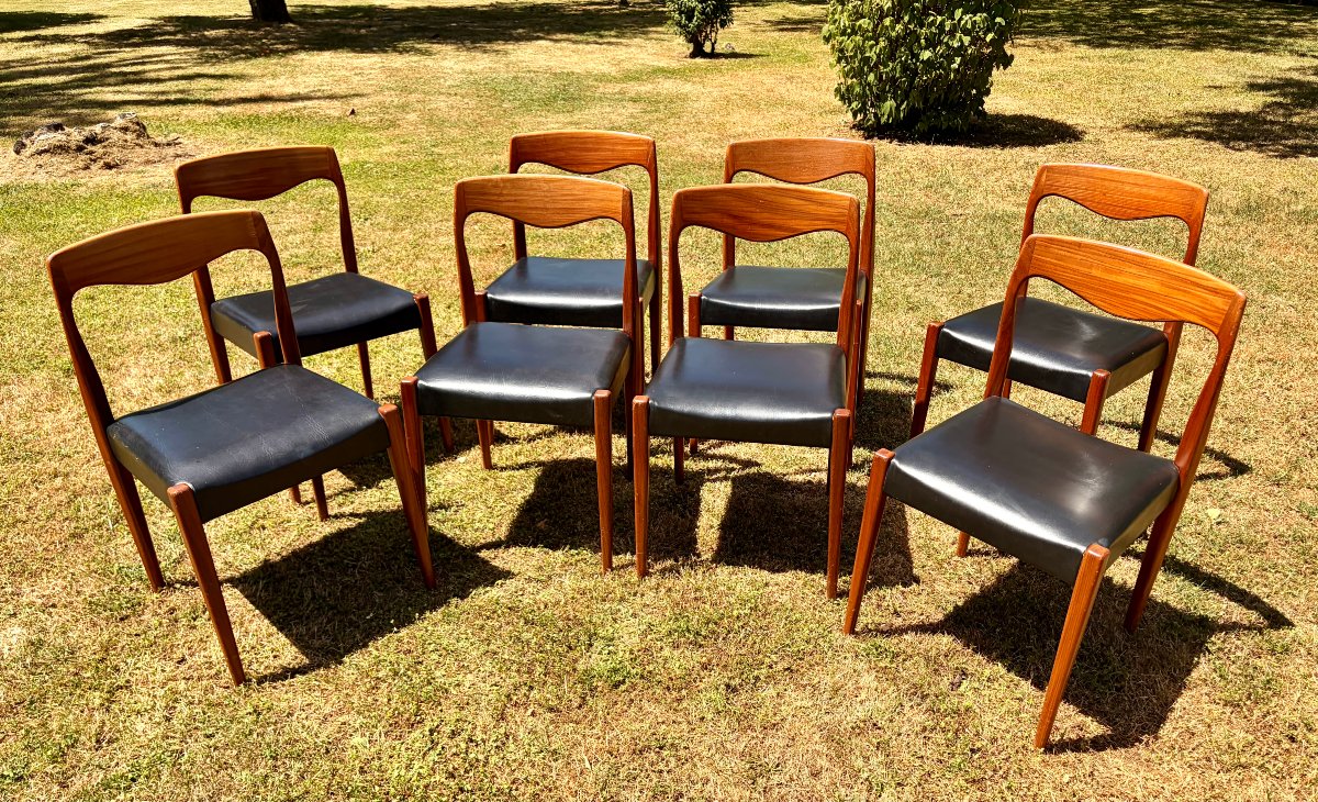 suite de 8 chaises scandinave en teck de Niels otto Moller