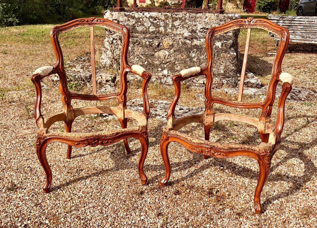 paire de fauteuils Louis XV de Jean-Baptiste Gourdin -photo-1