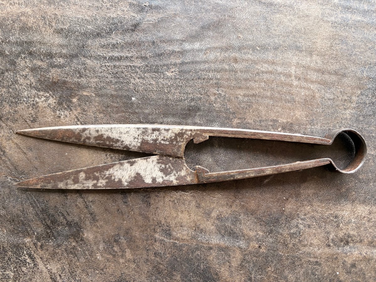Maquignon Iron Hairpin In Its Case -photo-2