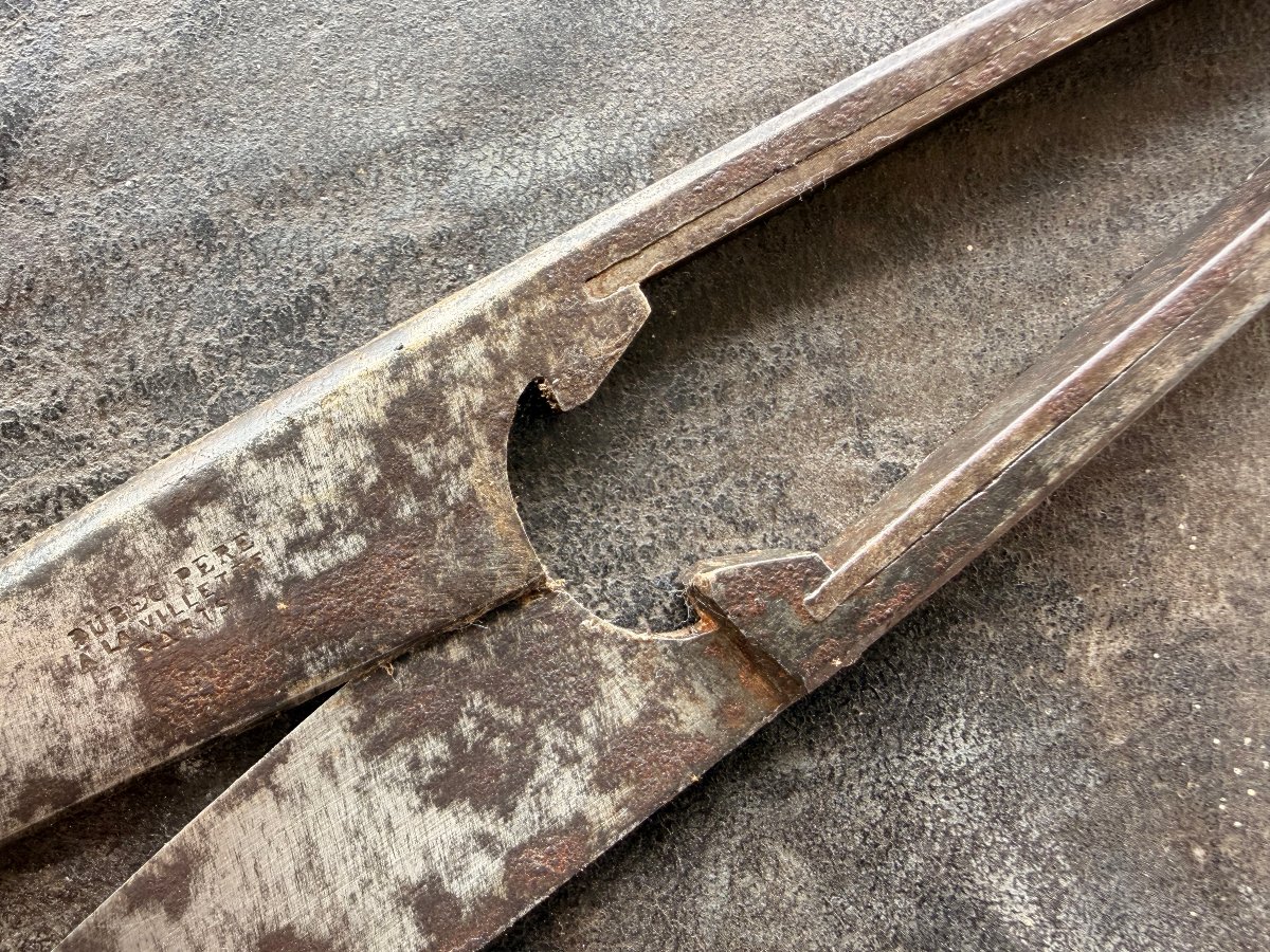 Maquignon Iron Hairpin In Its Case -photo-4