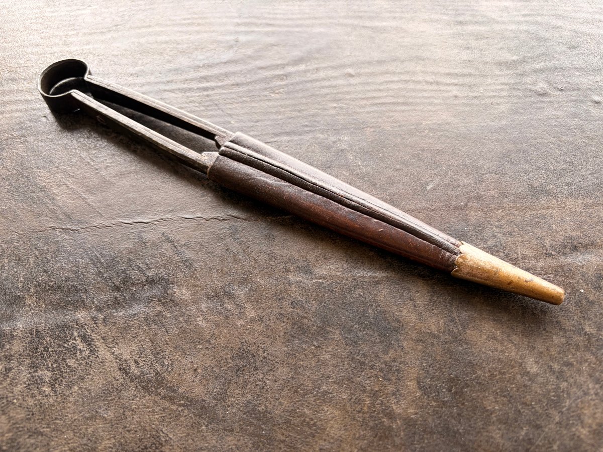 Maquignon Iron Hairpin In Its Case -photo-2