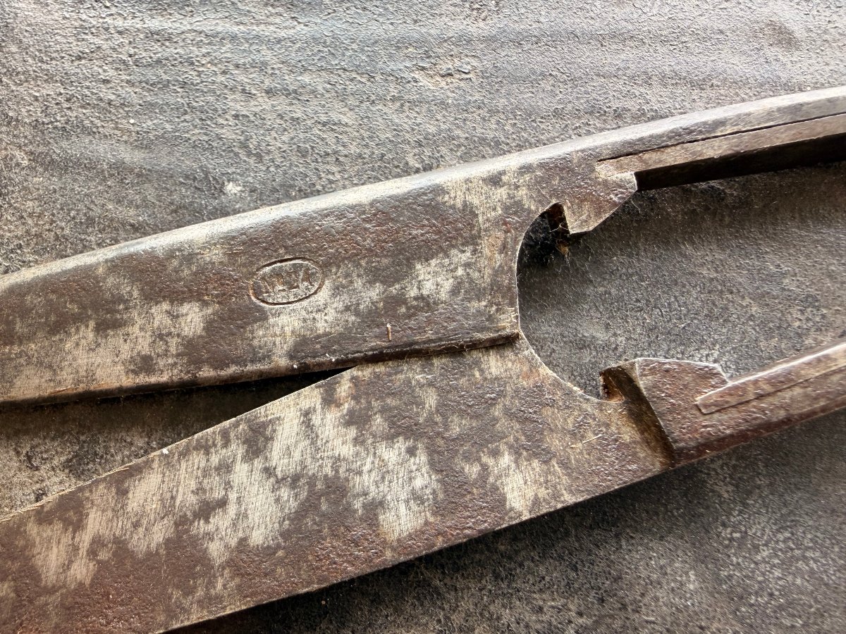 Maquignon Iron Hairpin In Its Case -photo-6