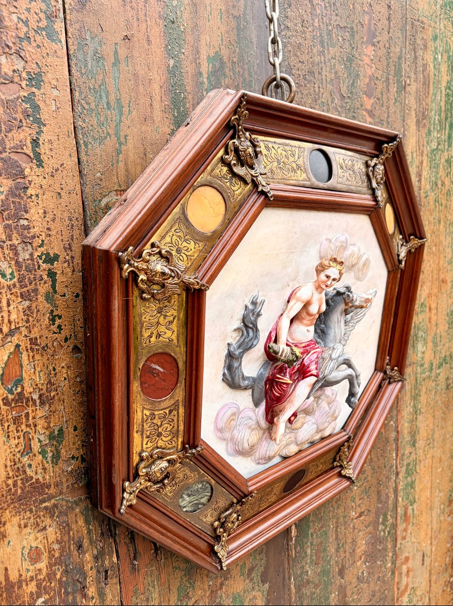 capodimonte plaque en haut relief en porcelaine représentant Pégase -photo-3