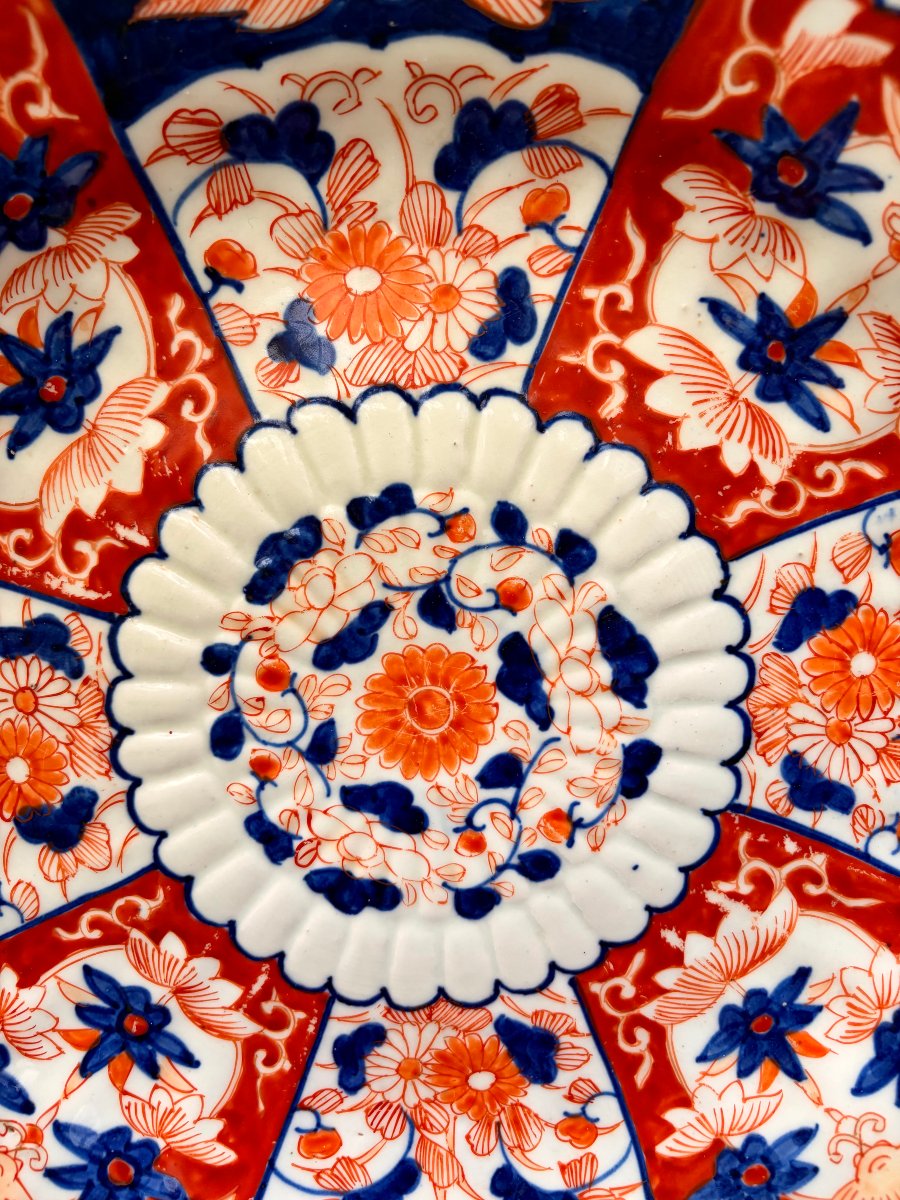 grand plat Imari à bord godronnés XIXème