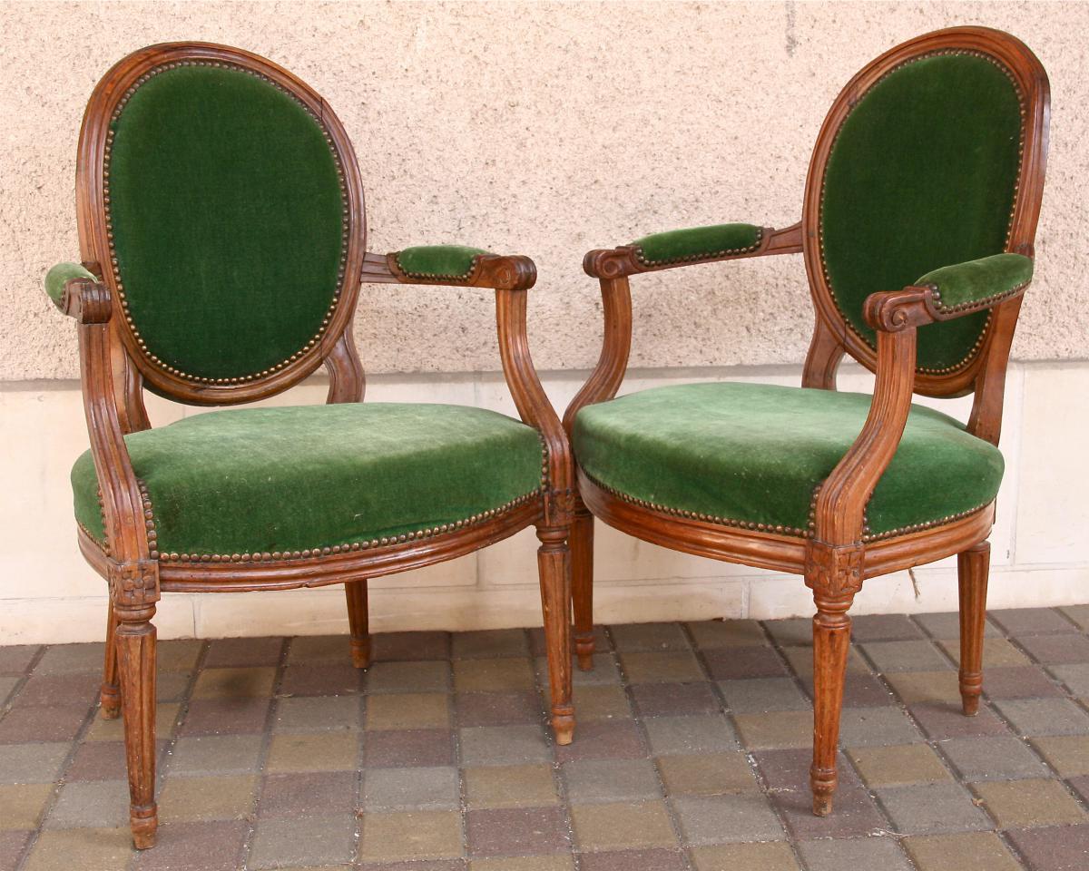 Pair Of Armchairs Louis XVI Medallion In Beech Of XVIIIth Era