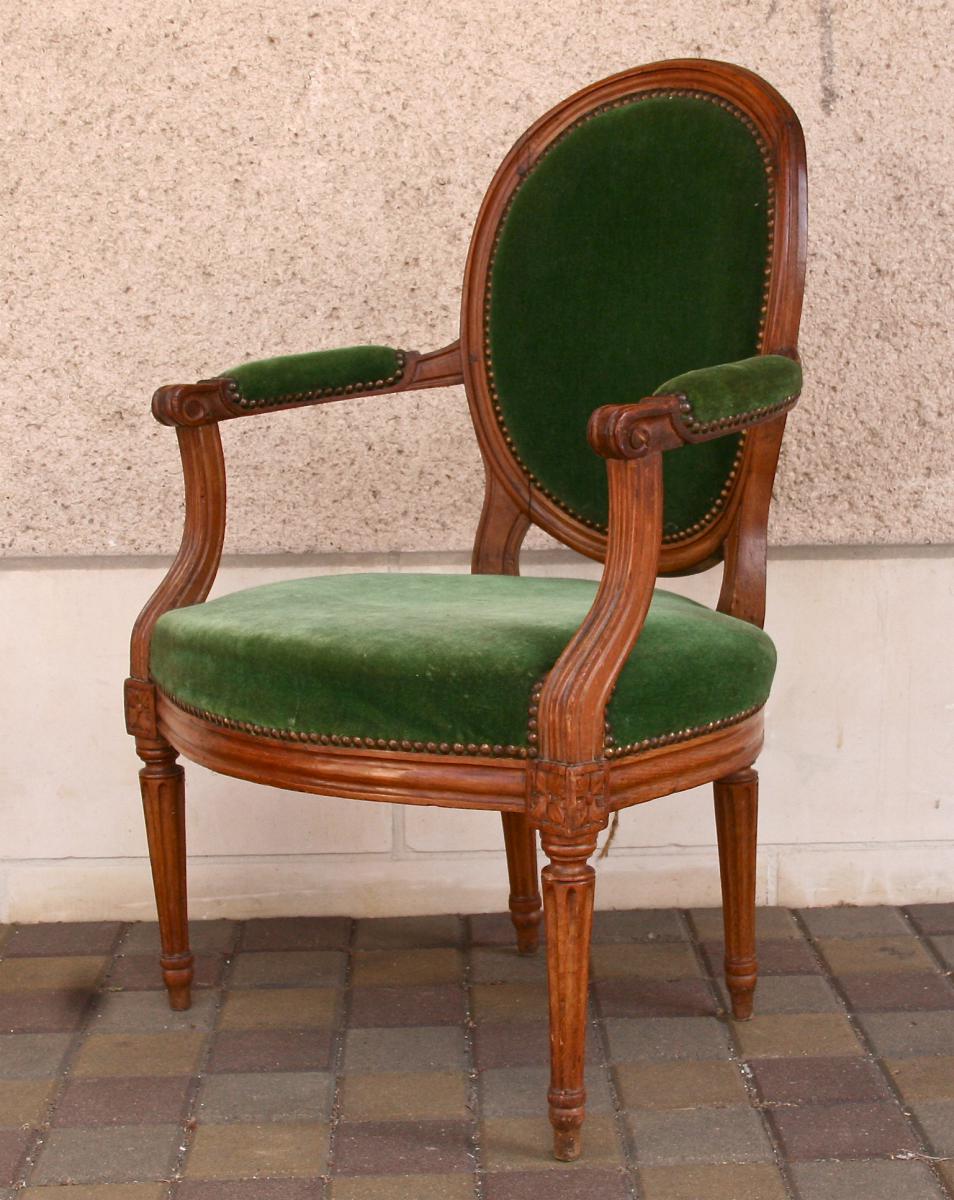 Paire De Fauteuils Médaillon Louis XVI En Hêtre d'époque XVIIIème-photo-3