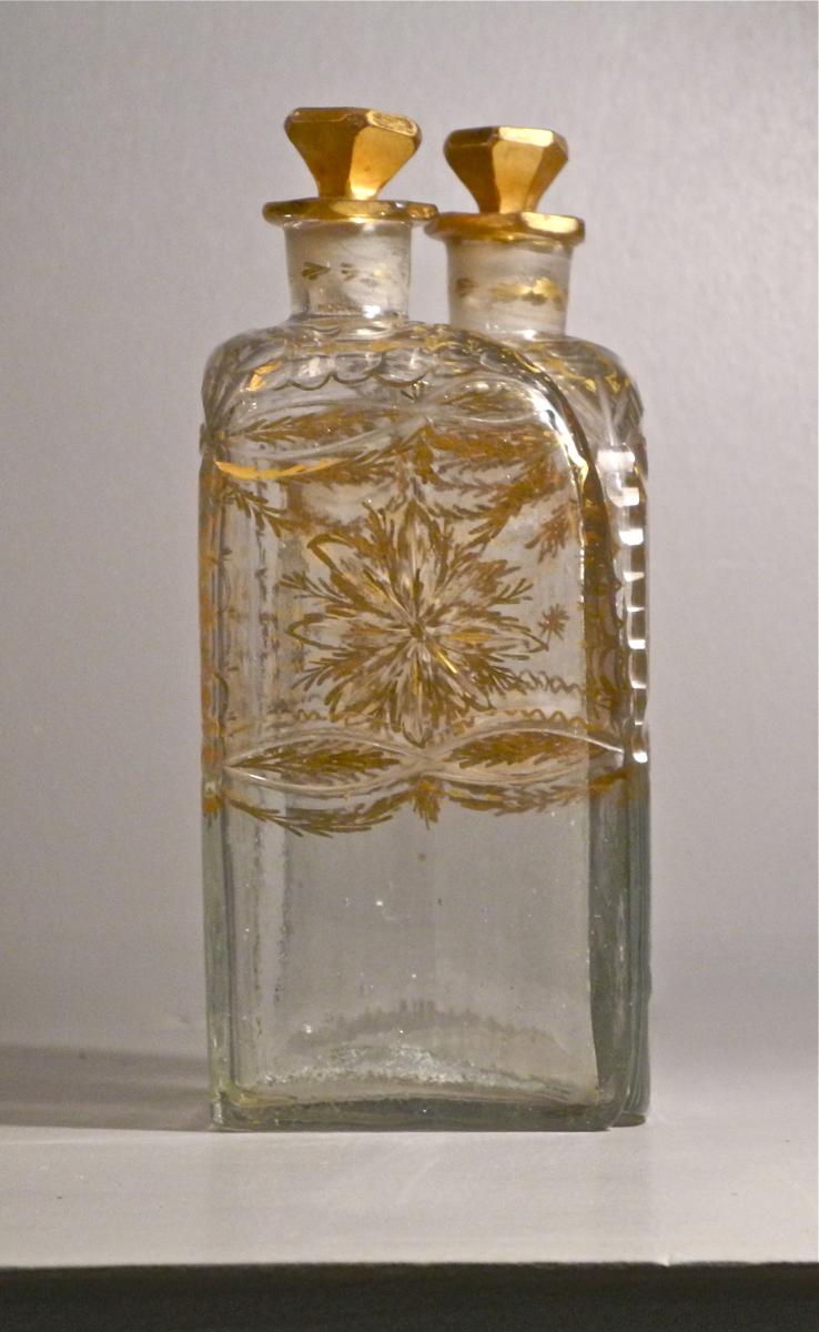 Pair Of Bottles Nineteenth Engraved Glass And Gold-photo-5