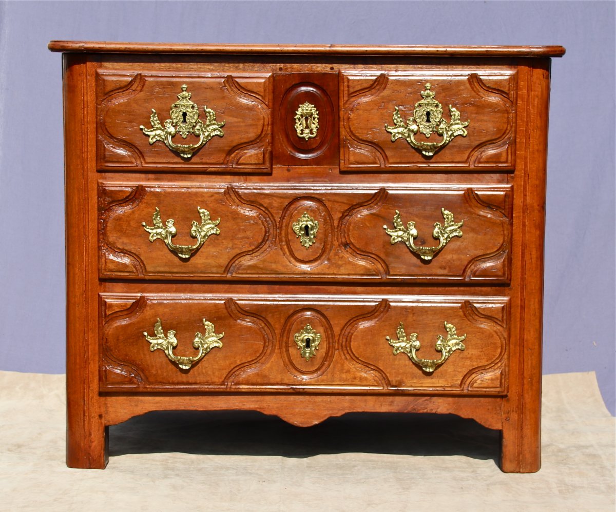 Commode Parisienne d'Époque XVIIIème En Noyer 