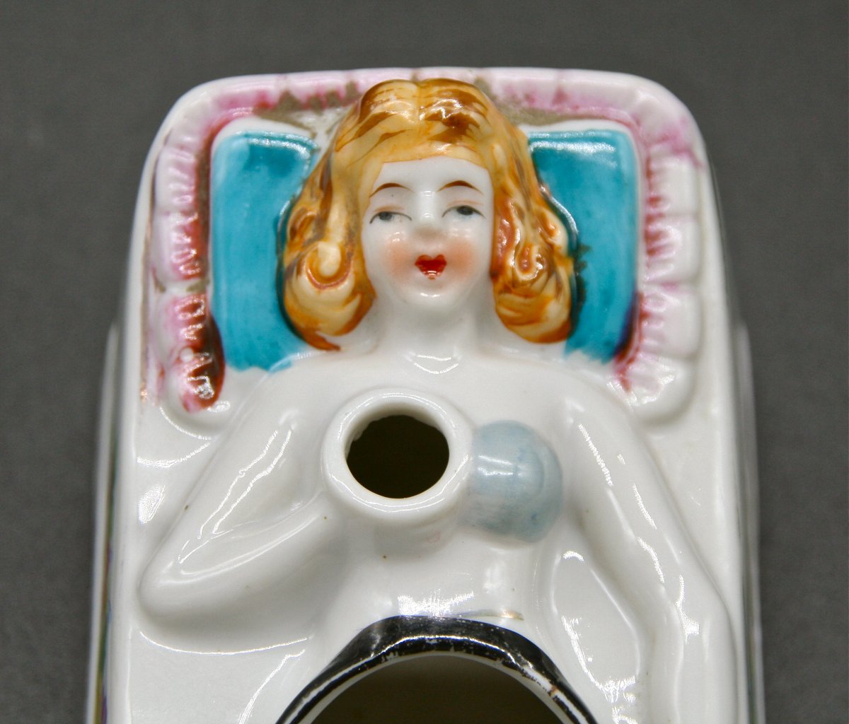 Erotic Porcelain Ashtray-photo-3