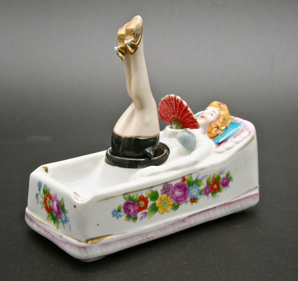 Erotic Porcelain Ashtray-photo-7