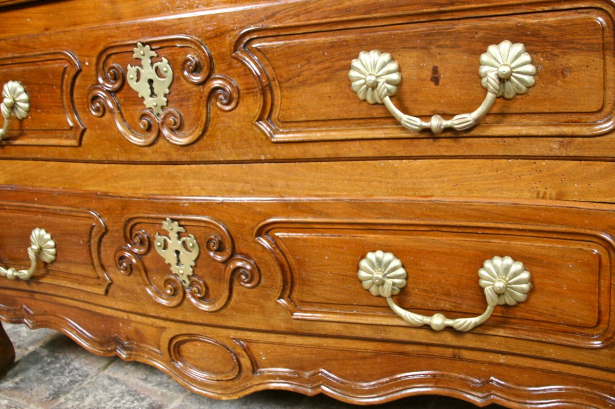 Commode Galbée  XVIIIème En Noyer À Dessus Parqueté -photo-3