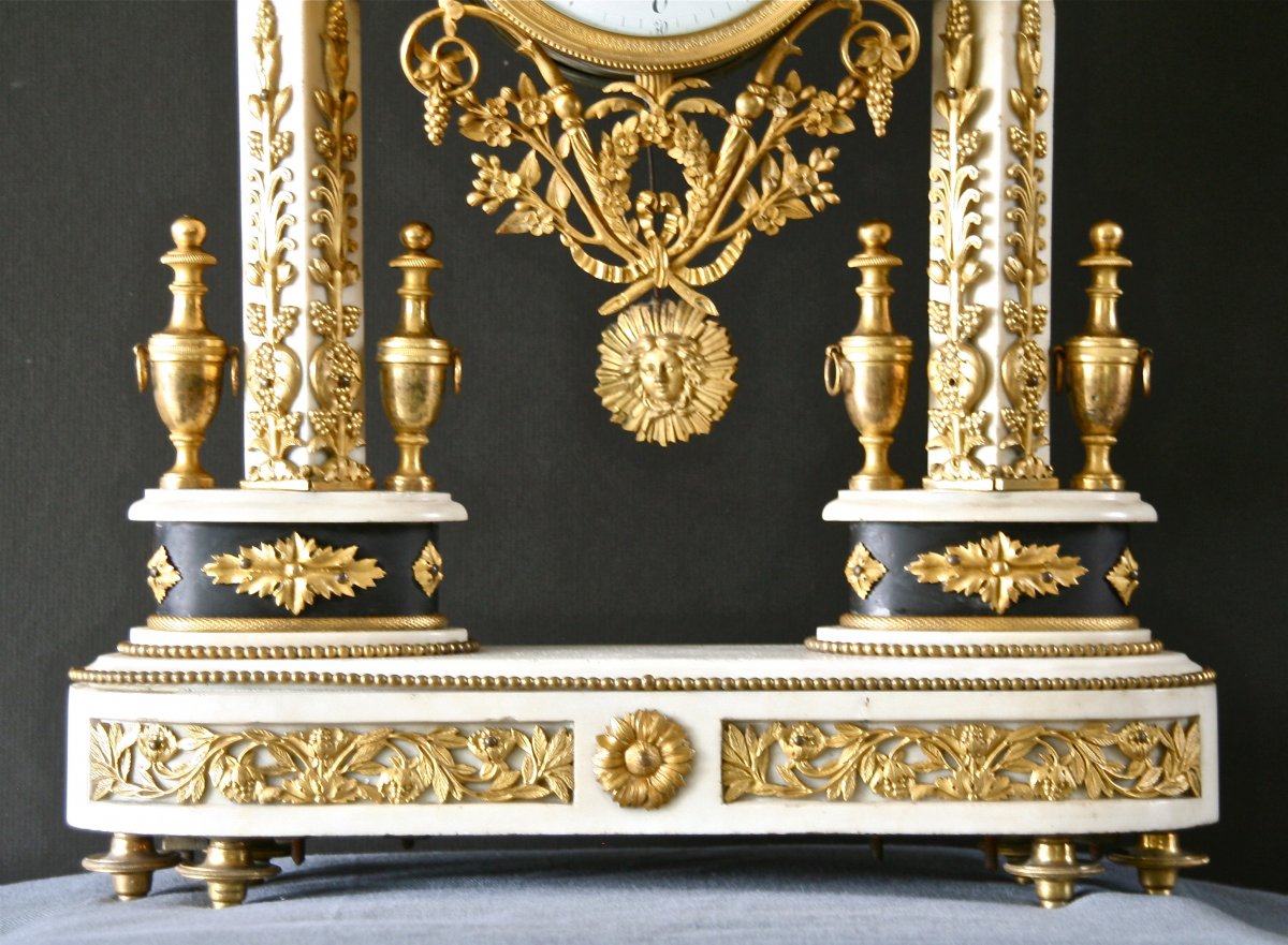 Louis XVI Portico Clock In Marble And Chiseled Bronze, 18th Century-photo-3