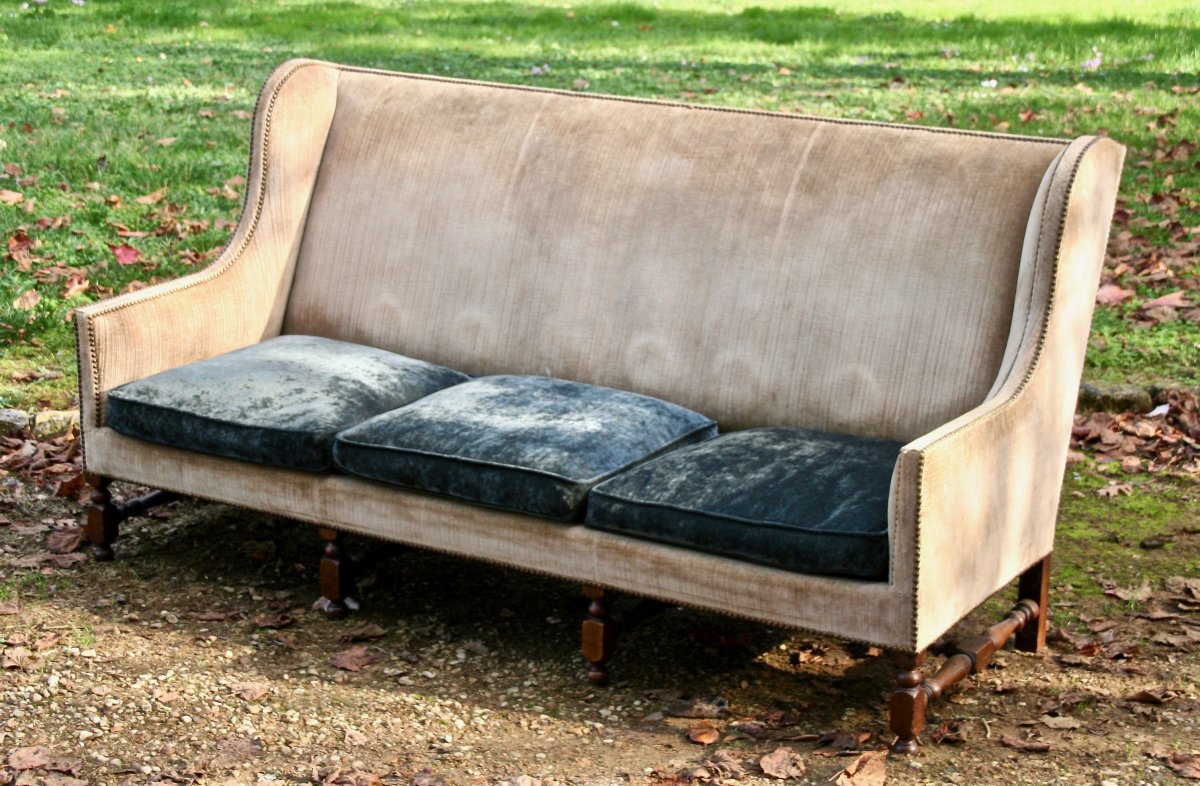 Louis XIV Period Walnut Wing Sofa-photo-6