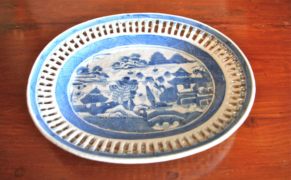 Porcelain Dish From China Eighteenth-photo-4