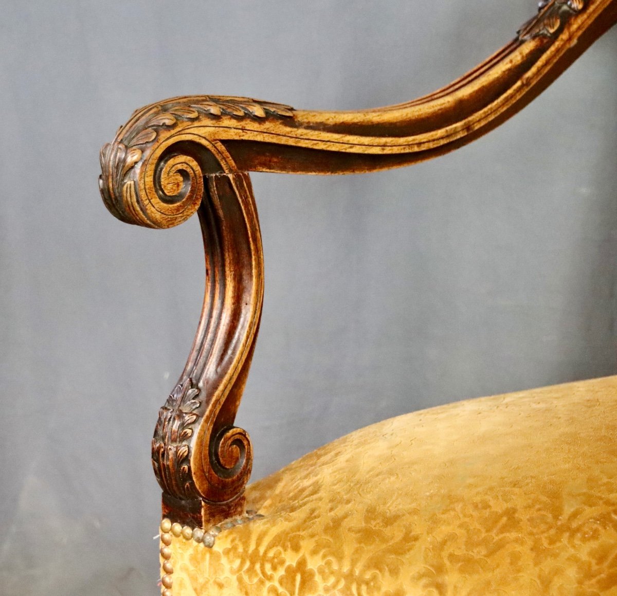 Paire De Fauteuils De Style Louis XIV En Noyer-photo-2