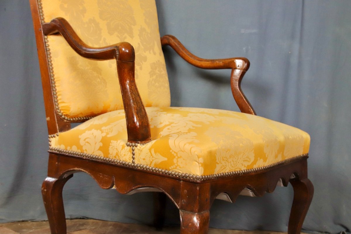 Pair Of Armchairs A La Reine In Walnut, 18th Century-photo-1