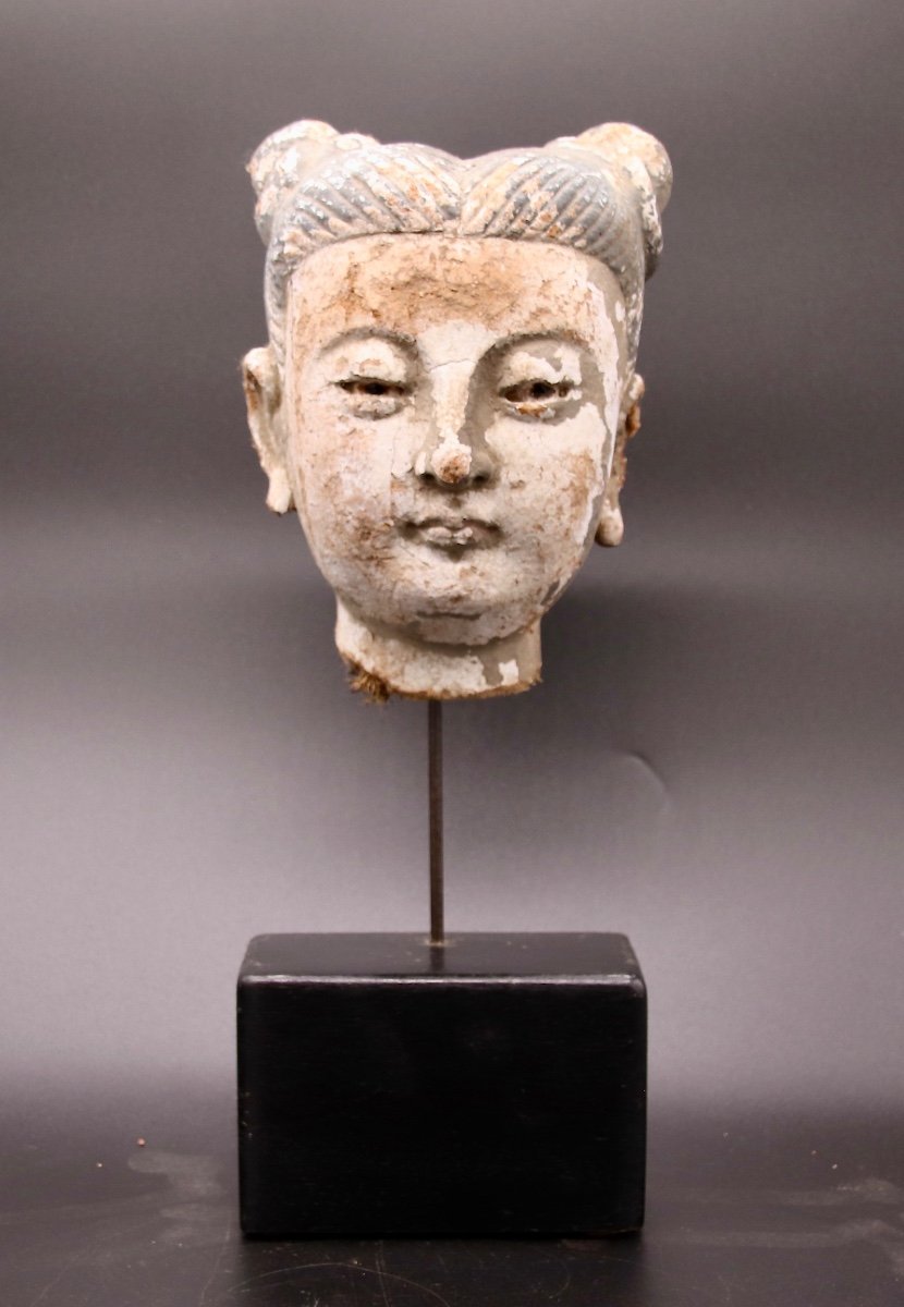 Pair Of Chinese Head In Nineteenth Earth-photo-1