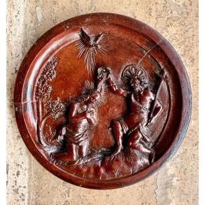 médaillon XVIIème en buis représentant le baptême du Christ 