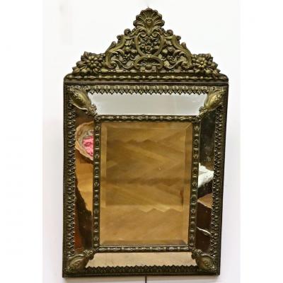 Miroir XIXème à Parclose En Laiton Repoussé