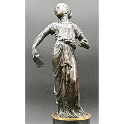 Bronze Woman In The Antique Of Eighteenth Time