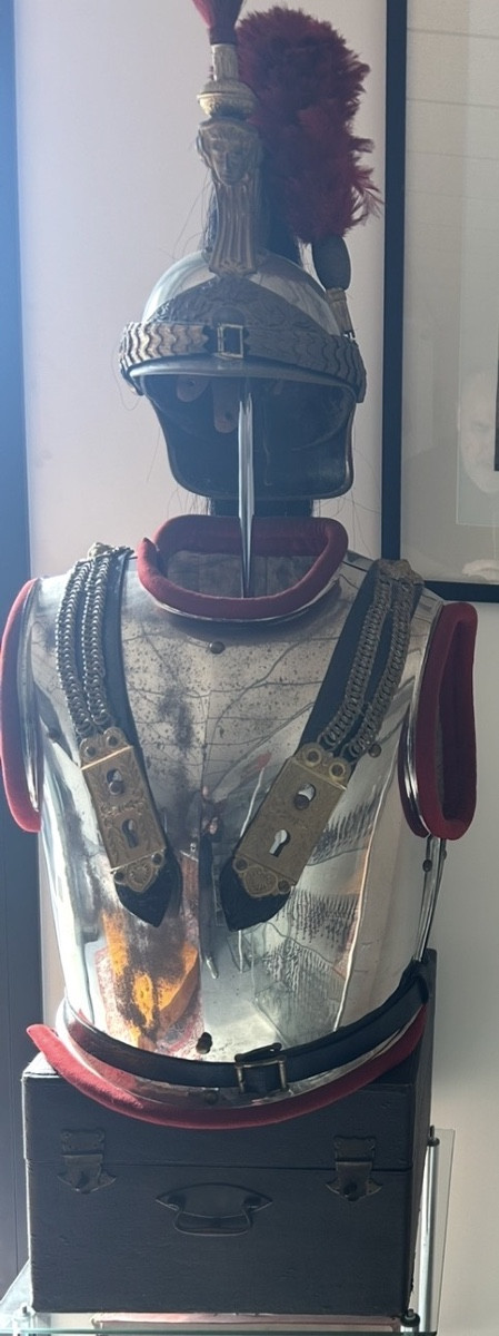 Ensemble casque et curasse d’officier de cuirassier troisième république 