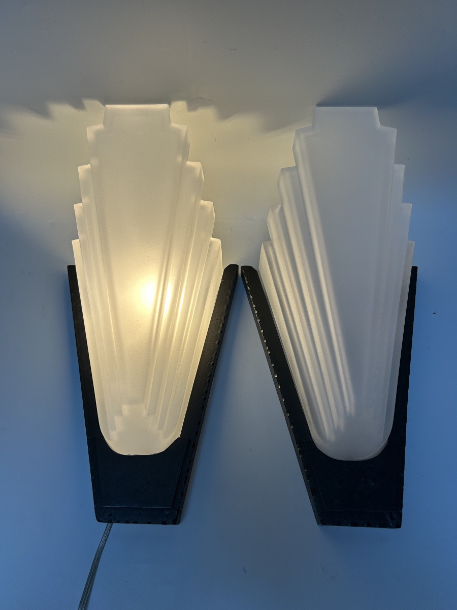 Pair Of Art Deco Wall Lights In The Style Of Sabino -photo-4
