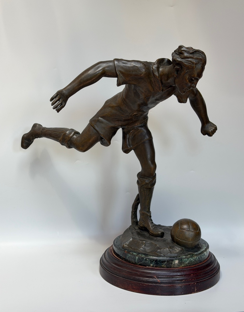 Sculpture Art Déco joueur de Foot-photo-3