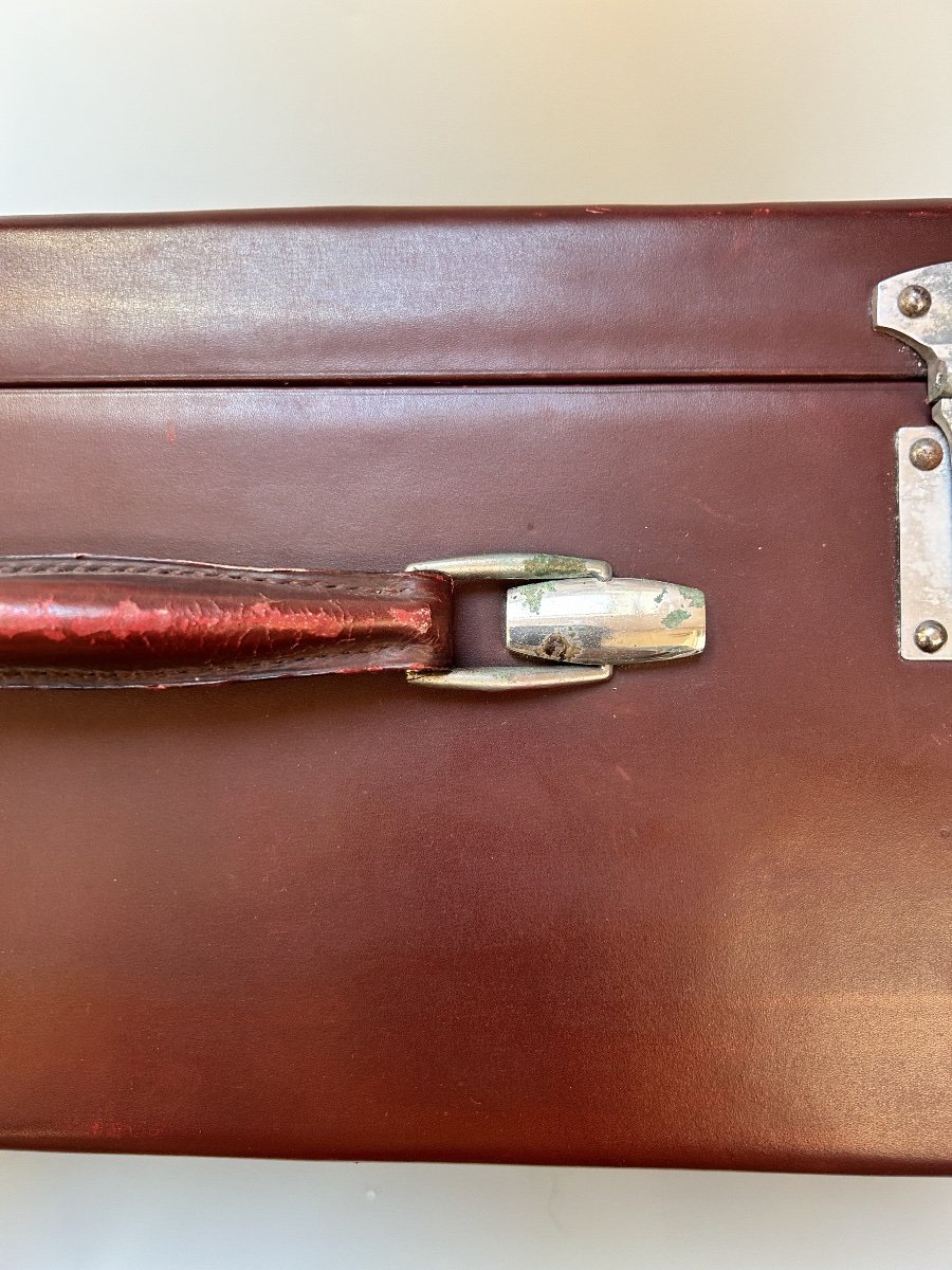 Bordeaux-colored Leather Suitcase From The 1930s-photo-2