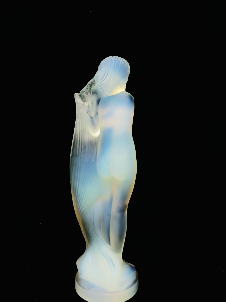 Etling Sculpture Femme Nue Aux Long Cheveux En Verre Moulé Opalescent-photo-2