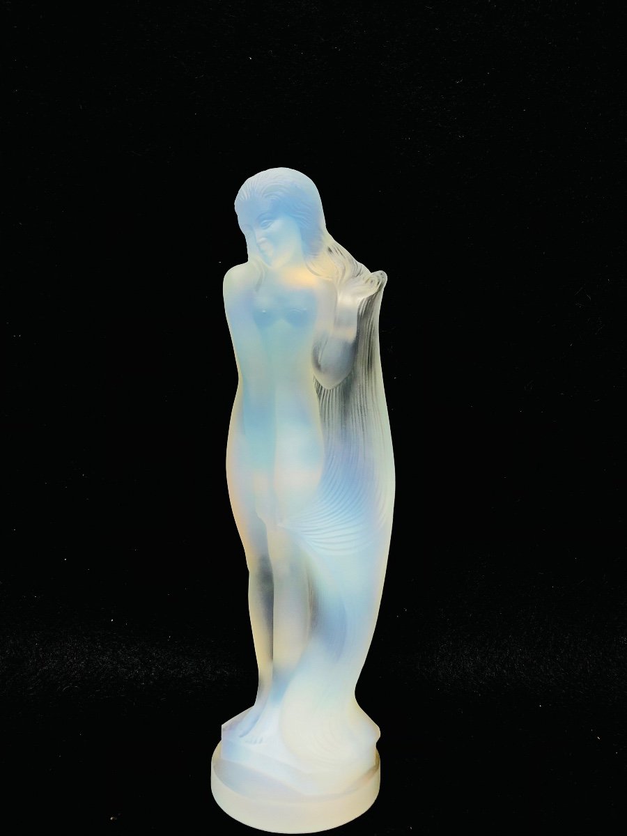 Etling Sculpture Femme Nue Aux Long Cheveux En Verre Moulé Opalescent-photo-3