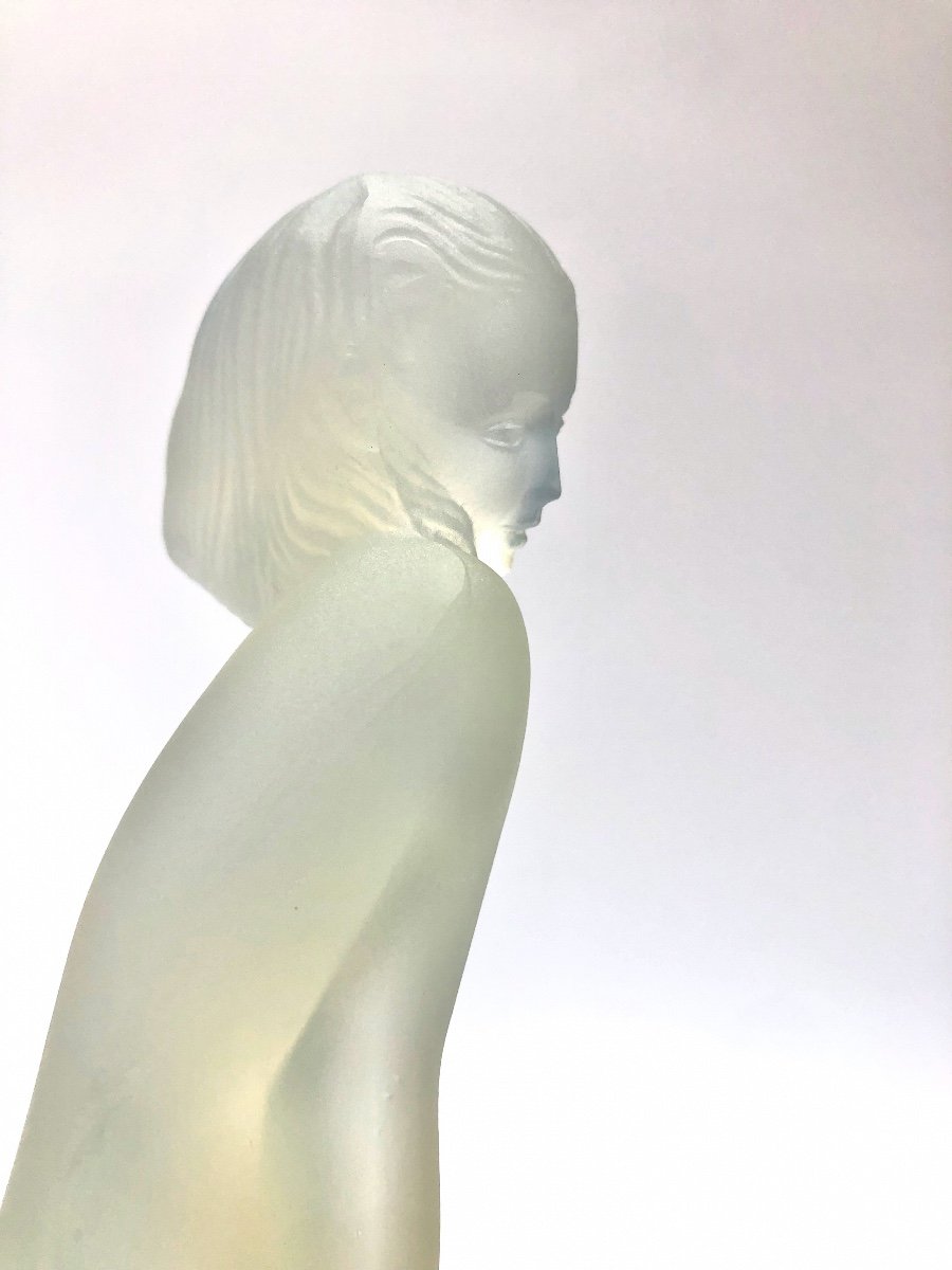 Etling Sculpture Femme Nue Aux Long Cheveux En Verre Moulé Opalescent-photo-2