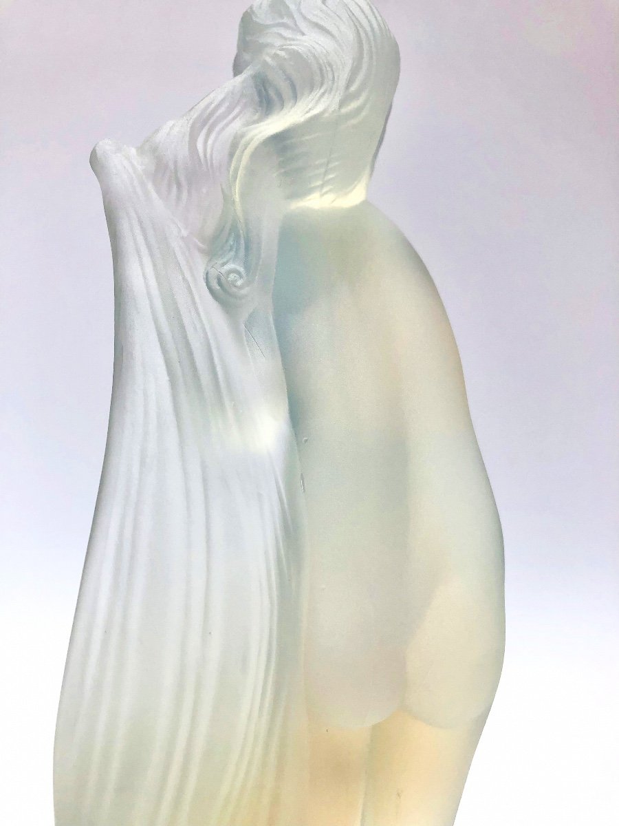 Etling Sculpture Femme Nue Aux Long Cheveux En Verre Moulé Opalescent-photo-3