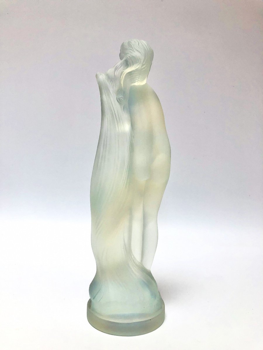 Etling Sculpture Femme Nue Aux Long Cheveux En Verre Moulé Opalescent-photo-5