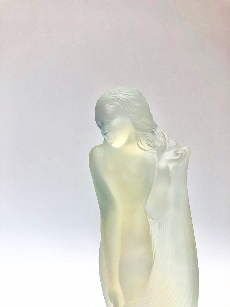 Etling Sculpture Femme Nue Aux Long Cheveux En Verre Moulé Opalescent-photo-6