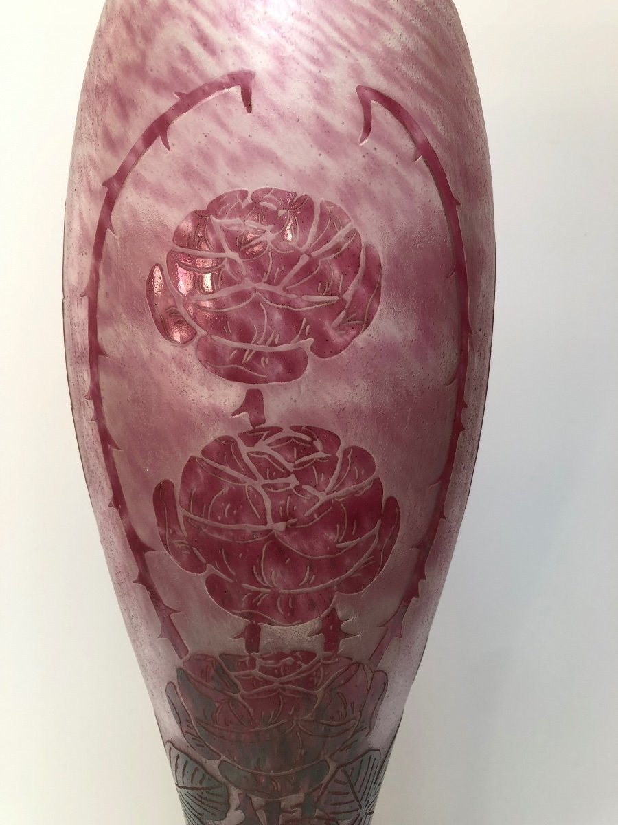 The Monumental French Glass Vase With Wild Roses-photo-2